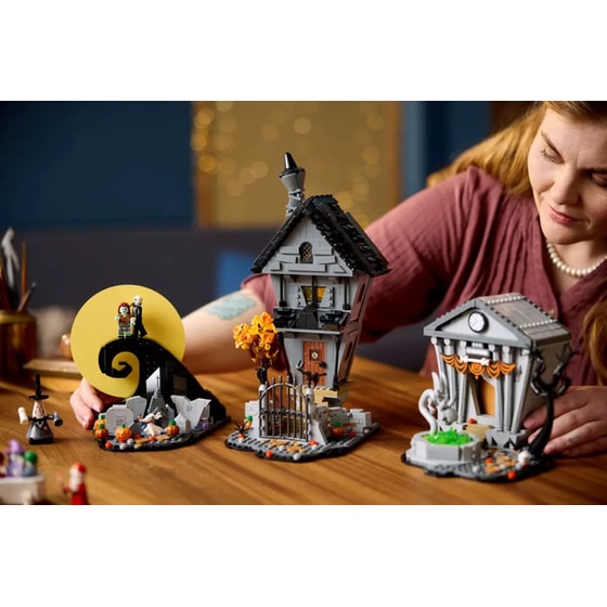 LEGO® Ideas Disney Tim Burton's The Nightmare Before Christmas (21351) image 9