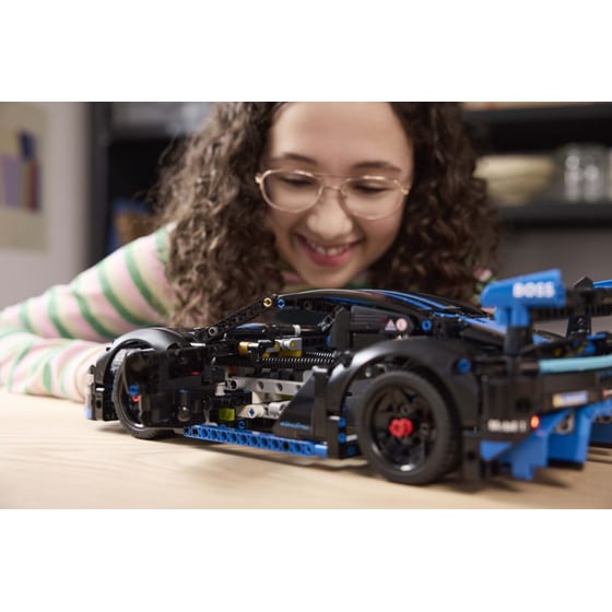 LEGO® Technic Porsche GT4 e-Performance Race Car (42176) image 14