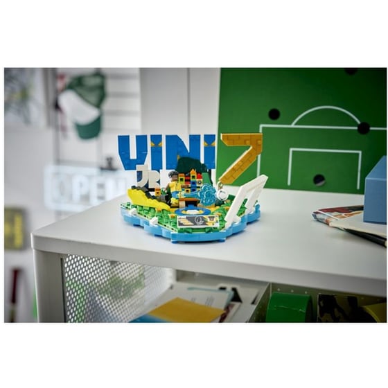 LEGO® Edition Football Vini Jr. (43027) image 12