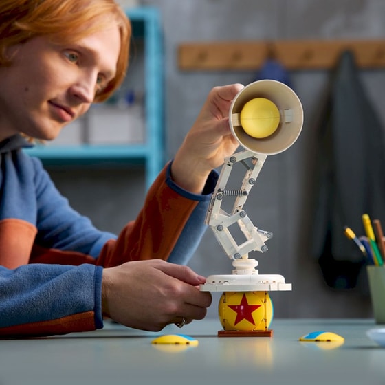 LEGO® Ideas Disney Pixar Luxo Jr. (21357) image 11