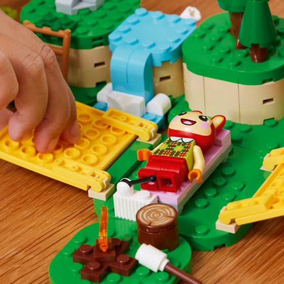LEGO® Animal Crossing Bunnie's Outdoor Activities (77047) image 6