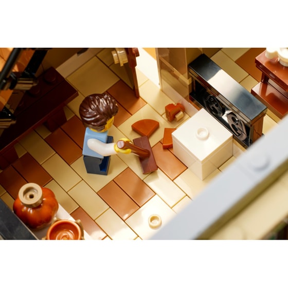 LEGO® Icons Natural History Museum (10326) image 4