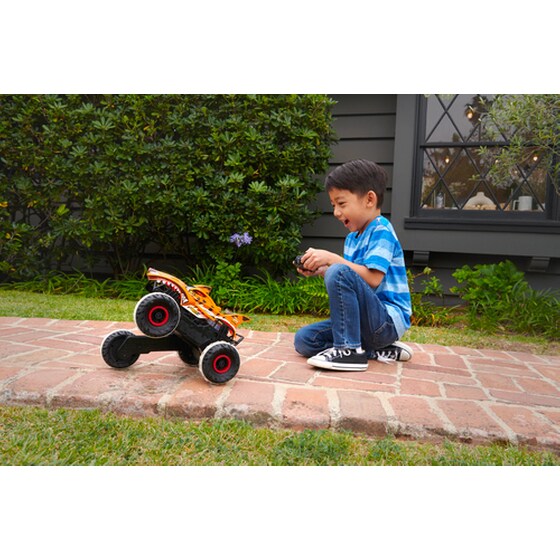 Hot Wheels Monster Trucks - HW Unstoppable Tiger Shark image 7