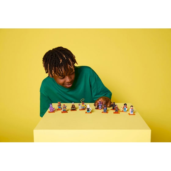 LEGO® Minifigures Spider-Man: Across the Spider-Verse (71050) image 5