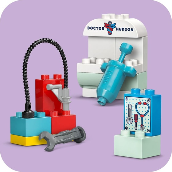 LEGO® Duplo® Disney Pixar Cars McQueen's Visit to Doc's Garage (10456) image 8