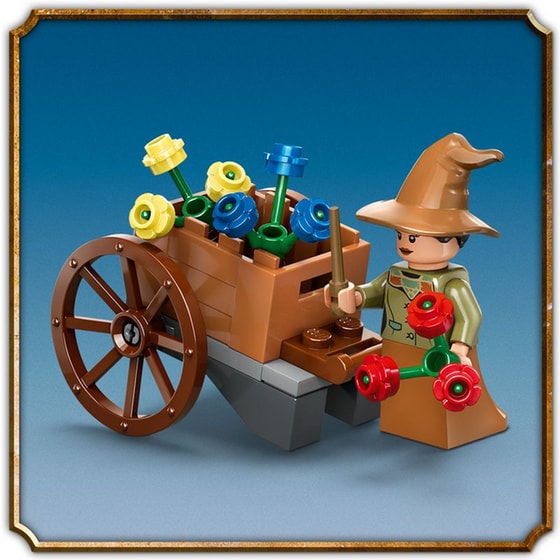 LEGO® Harry Potter Ollivanders™ & Madam Malkin's Robes (76439) image 6