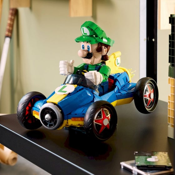 LEGO® Mario Kart™ – Luigi & Mach 8 Set (72050) image 7