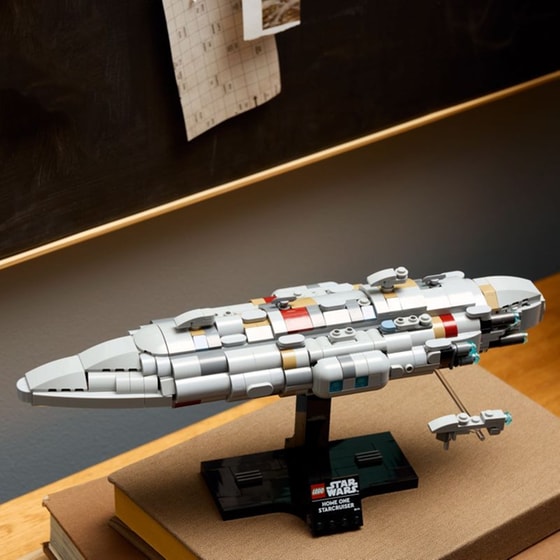 LEGO® Star Wars™ Home One Starcruiser (75405) image 3