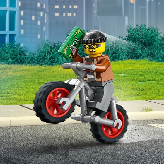 LEGO® City Police Emergency Vehicles HQ (60371) image 13