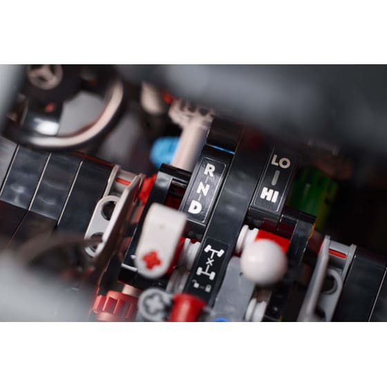 LEGO® Technic Mercedes-Benz G 500 PROFESSIONAL Line (42177) image 19