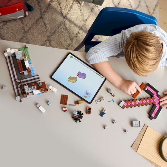 LEGO® Minecraft® The Pickaxe Mine (21277) image 8