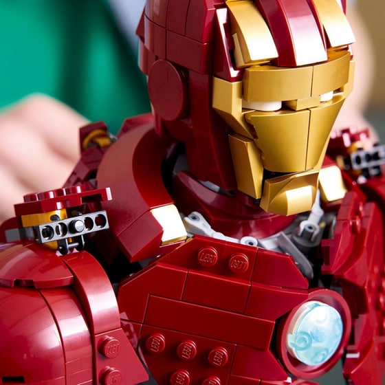 LEGO® Marvel Iron Man MK4 Bust (76327) image 10