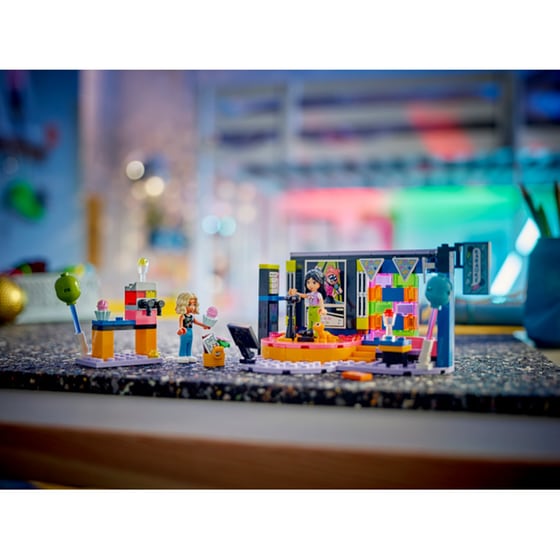 LEGO® Friends Karaoke Music Party (42610) image 4