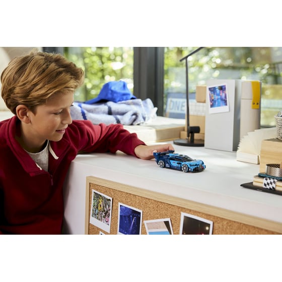 LEGO® Speed Champions Bugatti Vision GT Hyper Sports Car (77253) image 5