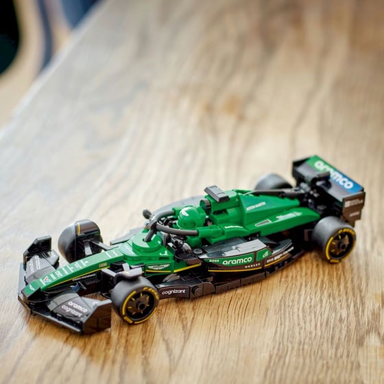 LEGO® Speed Champions Aston Martin Aramco F1® AMR24 (77245) image 8