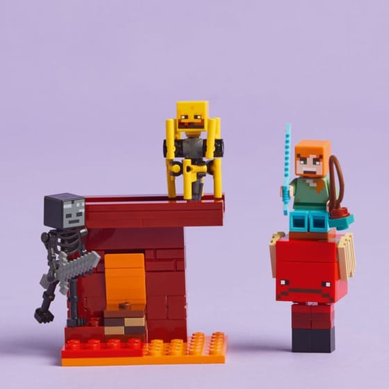 LEGO® Minecraft The Nether Lava Battle (21266) image 8