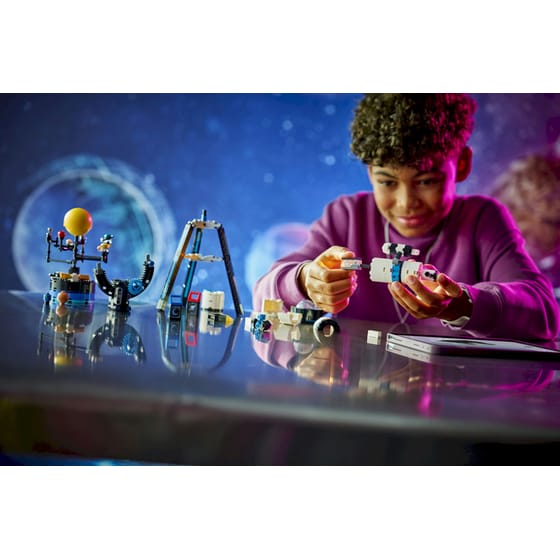 LEGO® Creator Space Exploration Telescope (31378) image 4