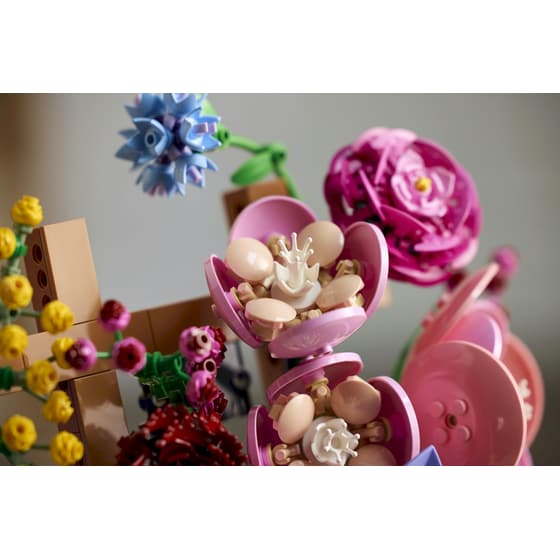 LEGO® Botanicals Flower Wall (11503) image 4