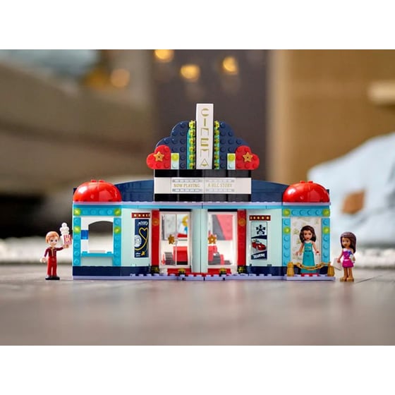 LEGO® Friends Heartlake City Movie Theater (41448) image 9