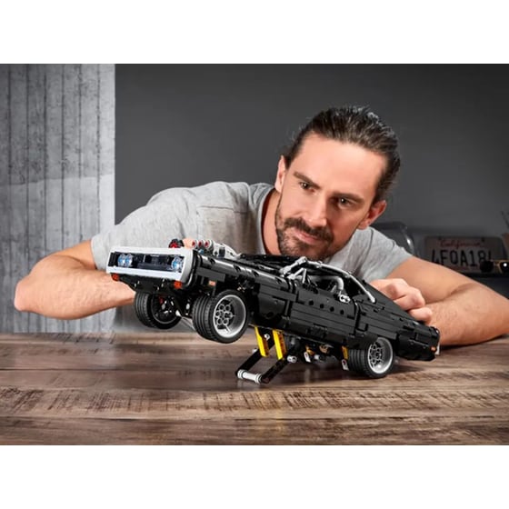 LEGO® Technic Dom's Dodge Charger Set (42111) image 9