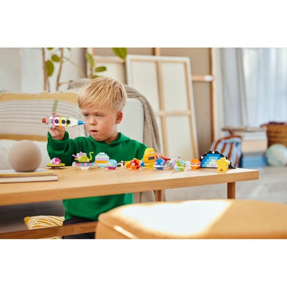 LEGO® Classic Creative Space Planets (11037) image 12