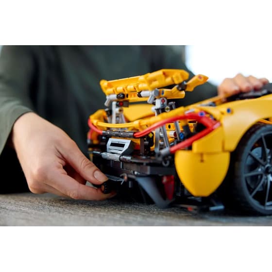 LEGO® Technic McLaren P1™ (42172) image 5