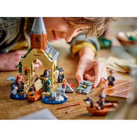 LEGO® Harry Potter Hogwarts™ Castle Boathouse (76426) image 3