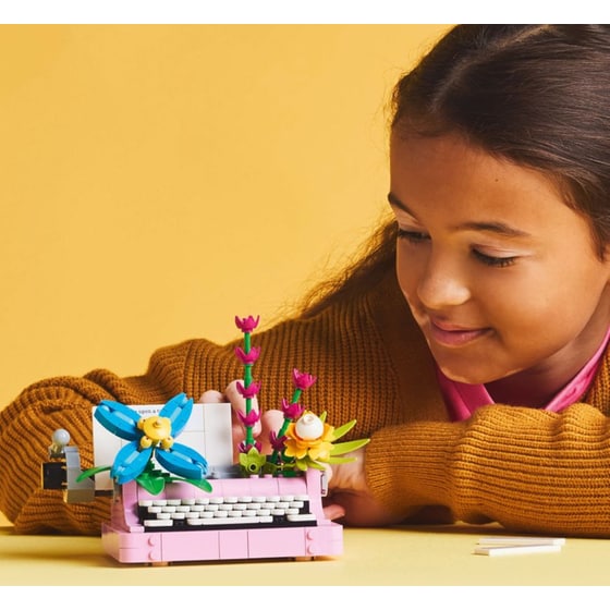 LEGO® Creator 3σε1 Γραφομηχανή με Λουλούδια (31169) image 7