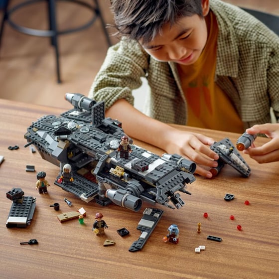 LEGO® Star Wars The Onyx Cinder (75374) image 10
