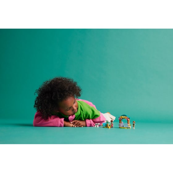 LEGO® Friends Autumn's Baby Cow Shed (42607) image 4