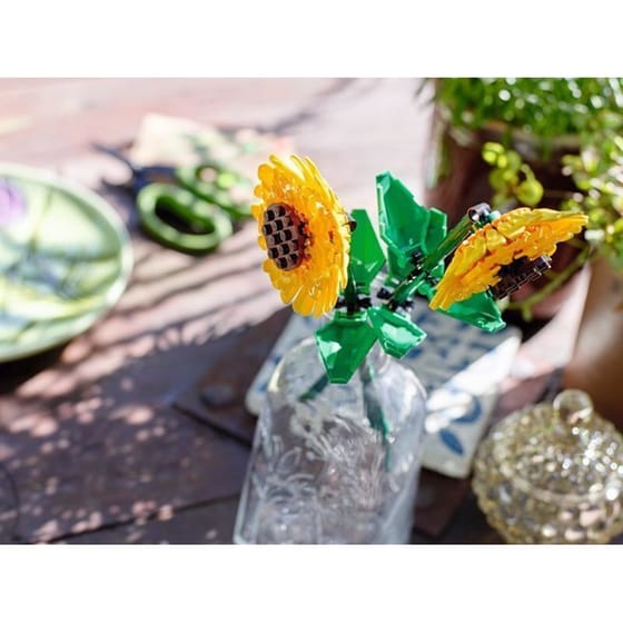 LEGO® Botanicals Sunflowers (40524) image 4