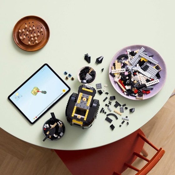 LEGO® Ideas Tuxedo Cat (21349) image 10