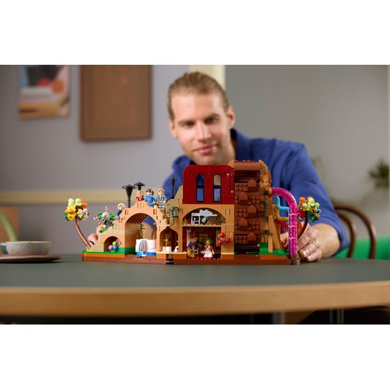 LEGO® Ideas Willy Wonka & the Chocolate Factory (21360) image 4