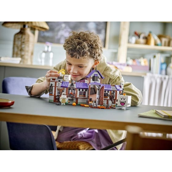 LEGO® Super Mario™ King Boo's Haunted Mansion (71436) image 11