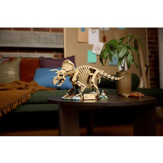 LEGO® Jurassic World Dinosaur Fossils: Triceratops (77985) image 15