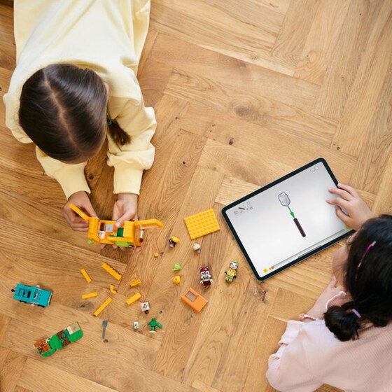 LEGO® Animal Crossing Leif's Caravan & Garden Shop (77054) image 9