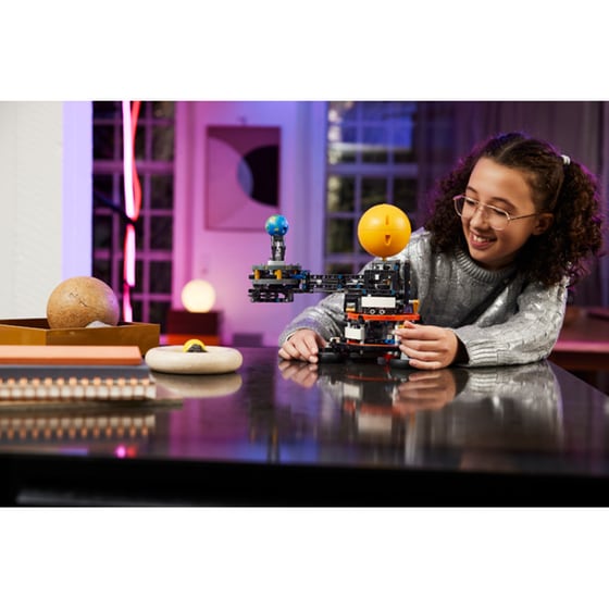 LEGO® Technic Space Planet Earth and Moon in Orbit (42179) image 4