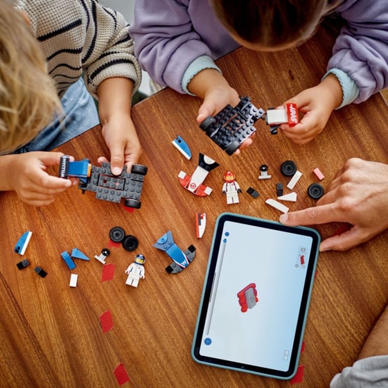 LEGO® City F1® Williams Racing & Haas F1® Race Cars (60464) image 9
