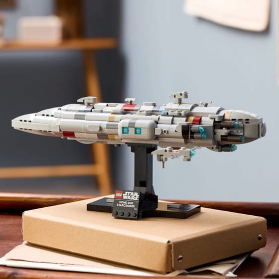 LEGO® Star Wars™ Home One Starcruiser (75405) image 11