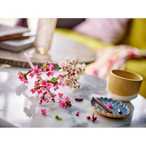LEGO® Icons Cherry Blossoms (40725) image 7