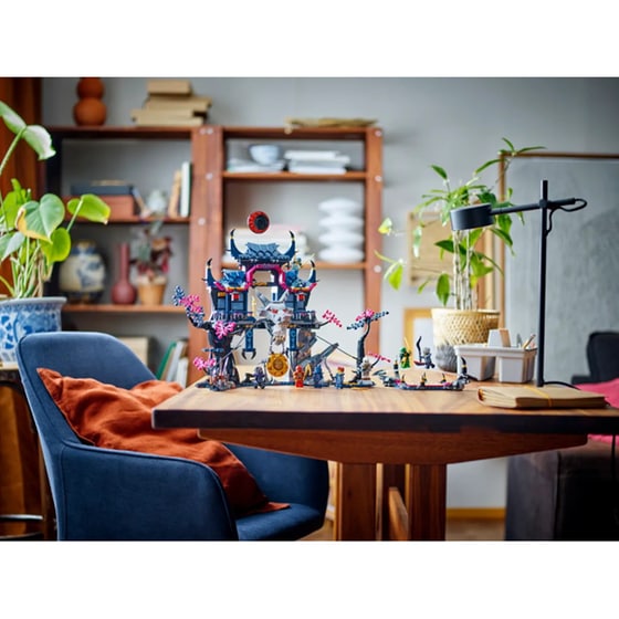 LEGO® Ninjago Wolf Mask Shadow Dojo (71813) image 3