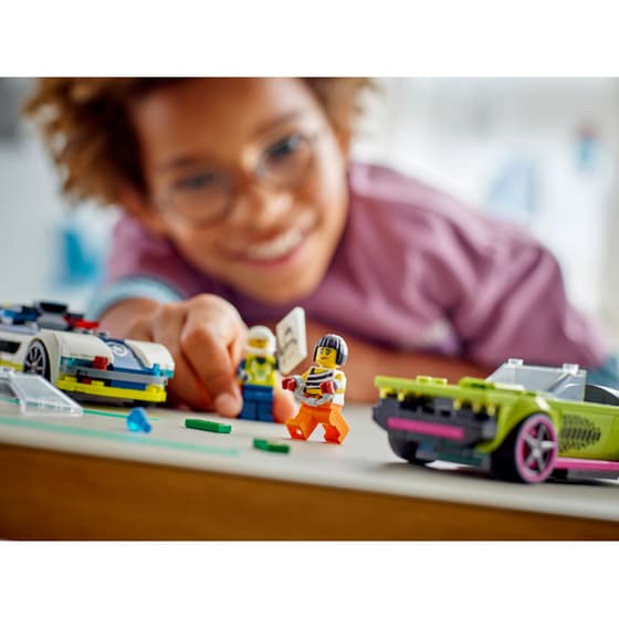 LEGO® City Police Car and Muscle Car Chase (60415) image 5