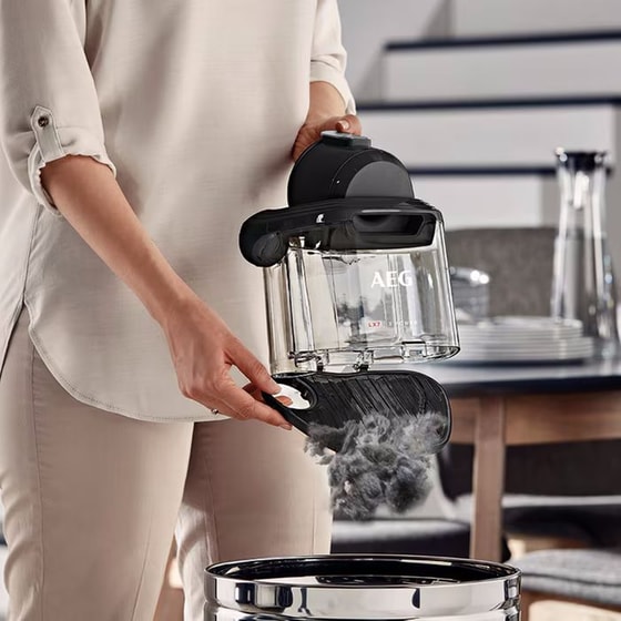 AEG LX7-2-EB-P 650 W με Κάδο 1.4 L Μαύρη Ηλεκτρική Σκούπα image 6
