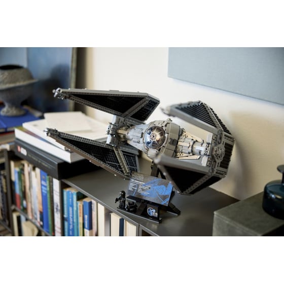 LEGO® Star Wars TIE Interceptor™ (75382) image 1