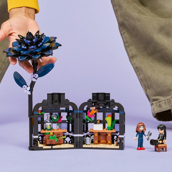 LEGO® Wednesday Black Dahlia Flower (76784) image 6