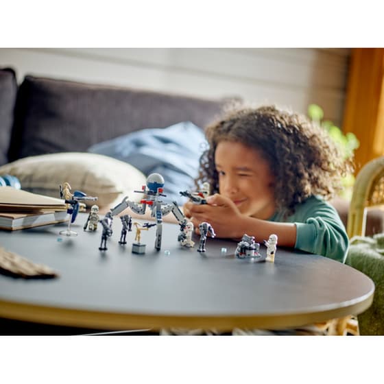 LEGO® Star Wars Clone Trooper™ & Battle Droid™ Battle Pack (75372) image 13