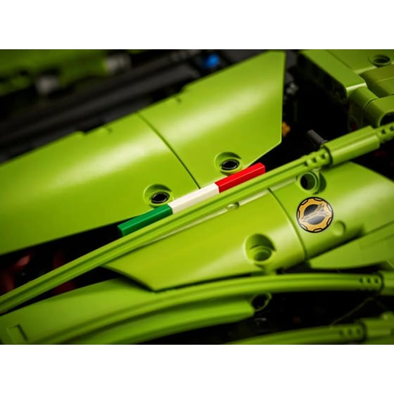 LEGO® Technic Lamborghini Sian FKP 37 (42115) image 9