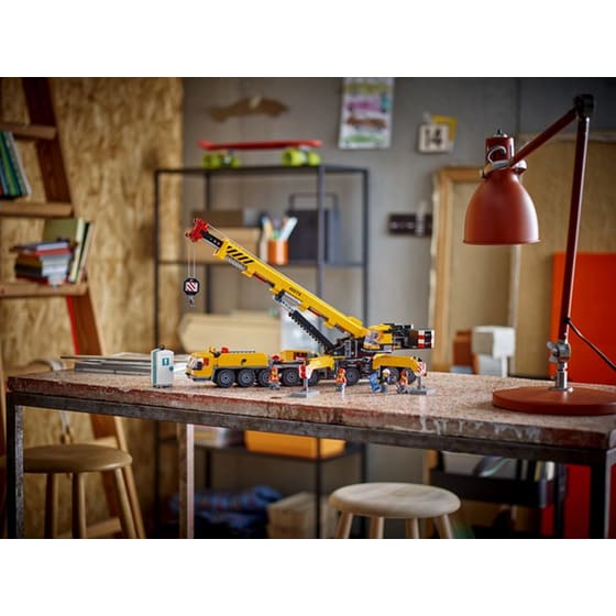 LEGO® City Yellow Mobile Construction Crane (60409) image 3