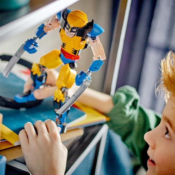 LEGO® Marvel Wolverine Construction Figure (76257) image 6