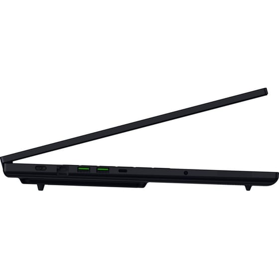 Razer Blade 18 18" IPS UHD (Ultra 9-275HX/64 GB/2 TB SSD + 2 TB SSD/GeForce RTX 5090/Windows 11 Home) Laptop image 3